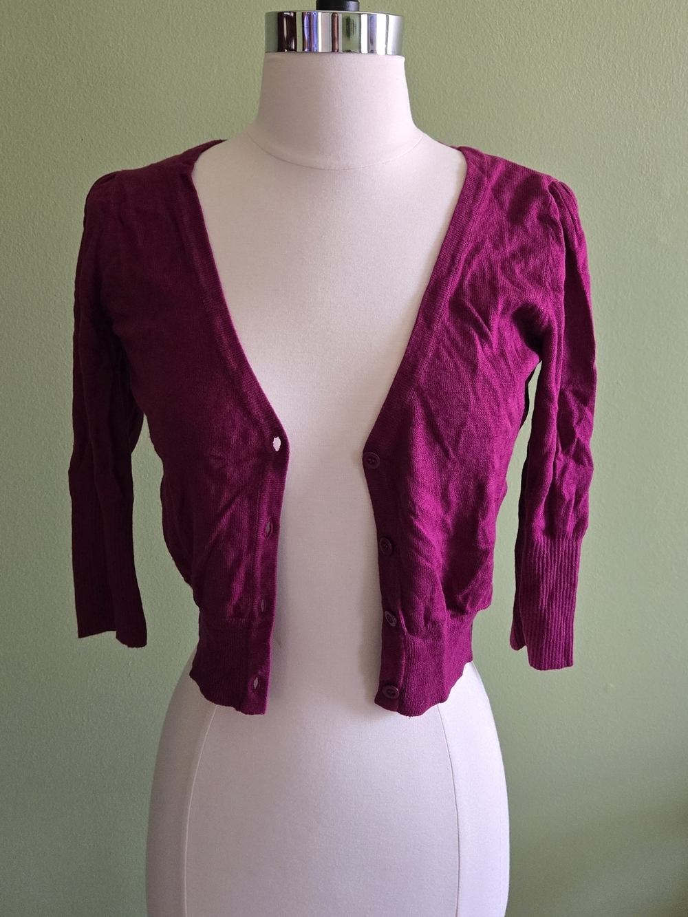 Women’s Alloy Magenta V-Neck Button Cardigan Sweater Size Small